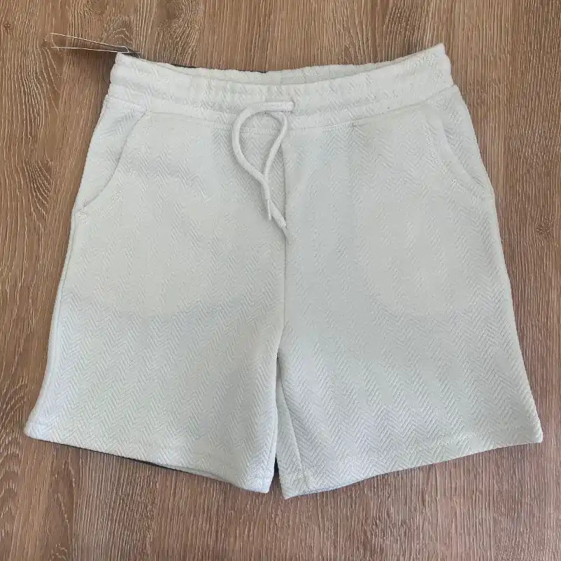 Short color blanco