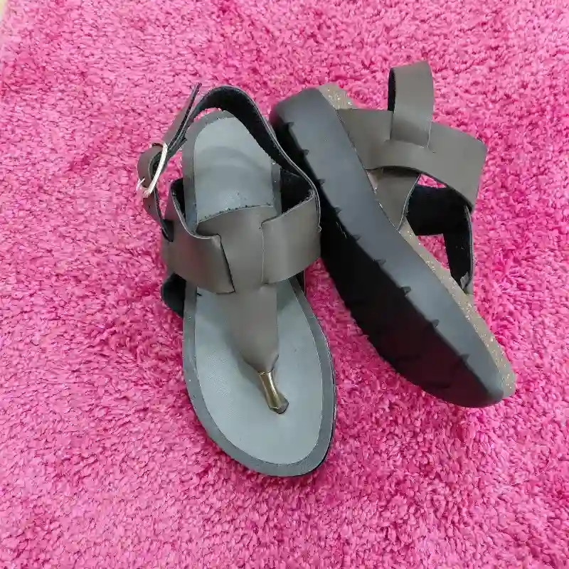 Isola Metededo Alexis Gris