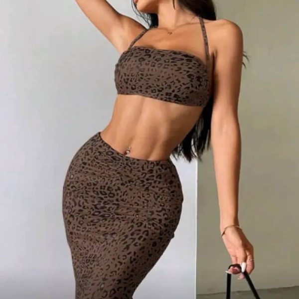 Conjunto de saya , Carmelita de leopardo con tira en la espalda