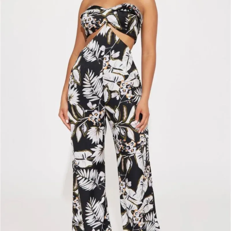 Mono enterizo negro estampado