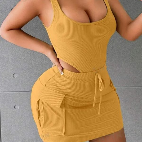  Conjunto de falda corta y body — Amarillo