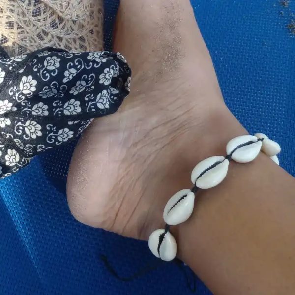Tobillera de caracoles