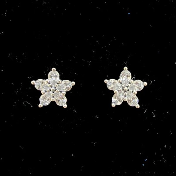 Aretes de flor de piedras