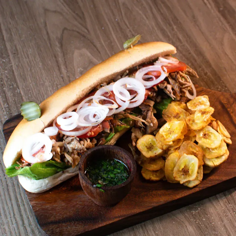 Baguette con Cerdo Asado