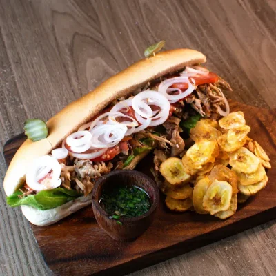 Baguette con Cerdo Asado