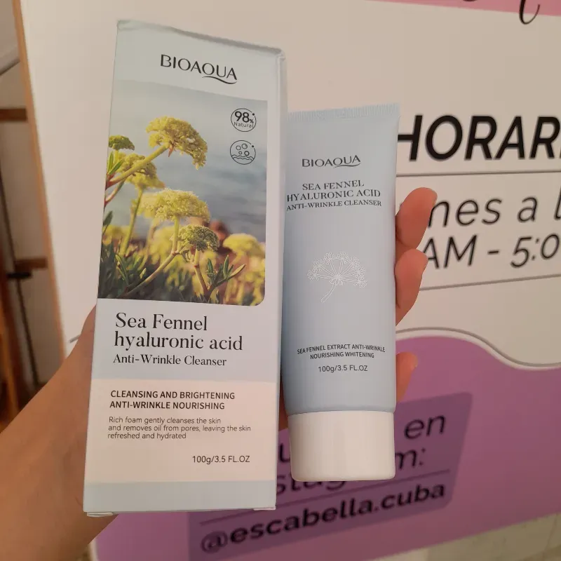 Limpiador facial de ácido hialurónico