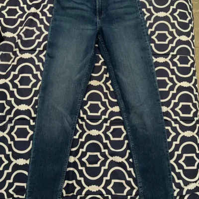 Pantalón de mezclilla talla S