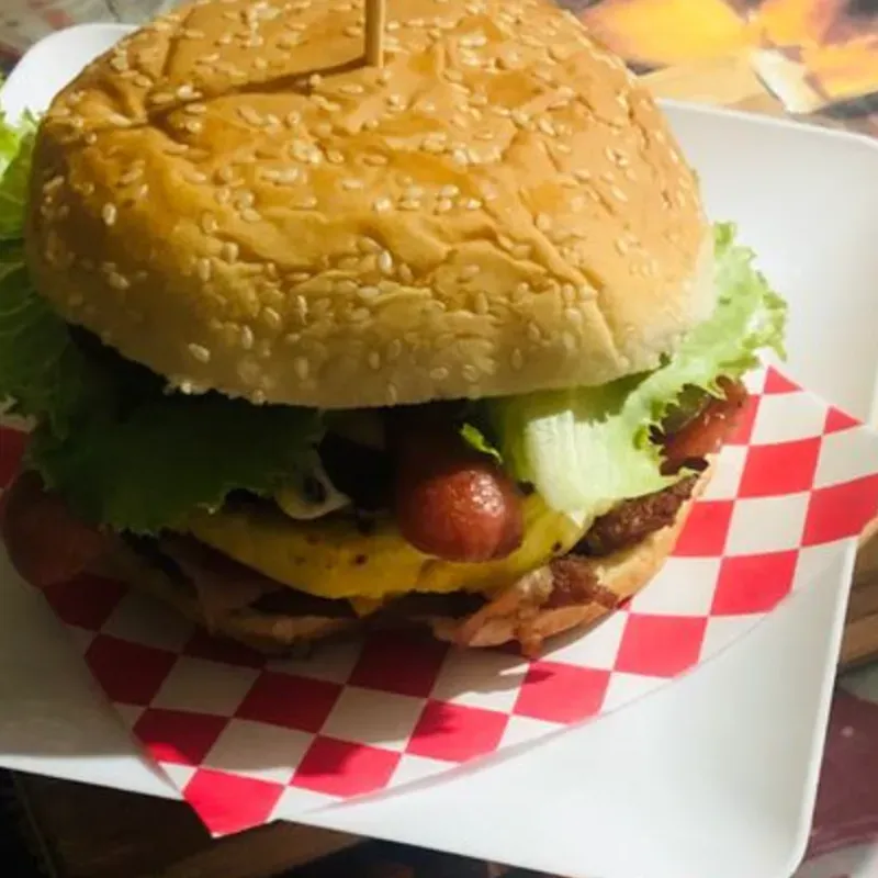 Burguer De Salchicha