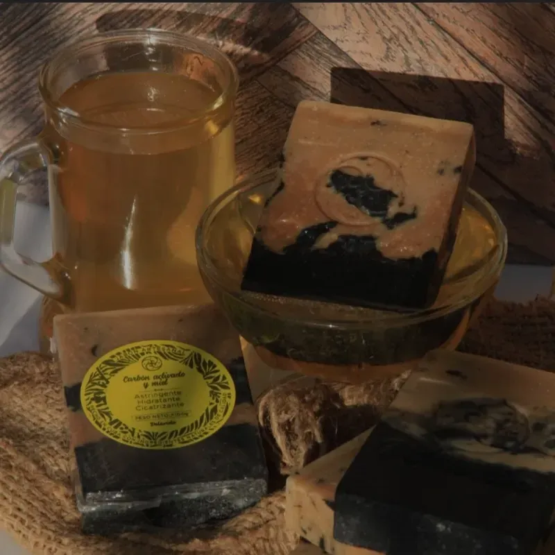 Jabón de miel y Carbón Activado
