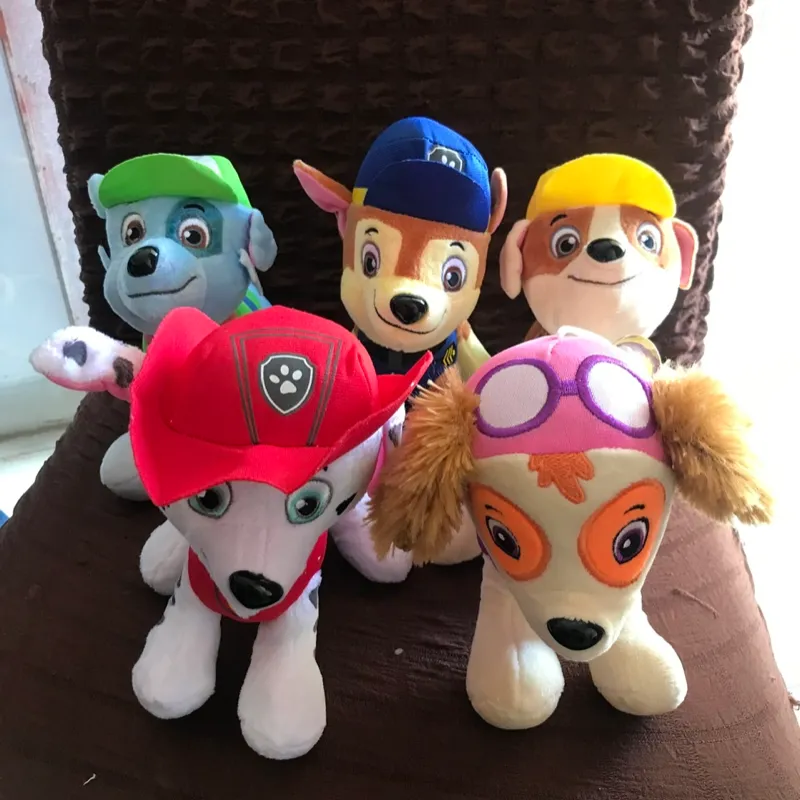 Peluches de Paw Patrol cada uno en 12 usd