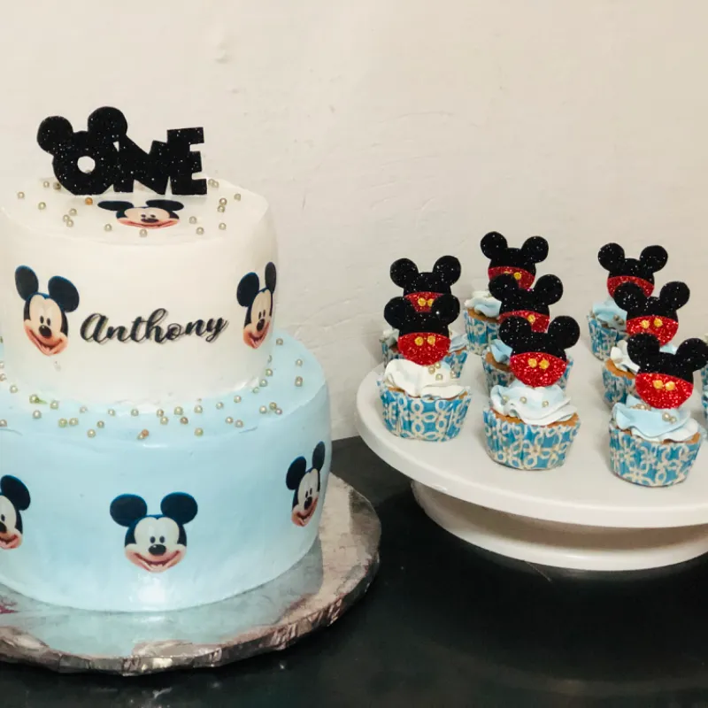 Cake de dos pisos Mikey Mouse