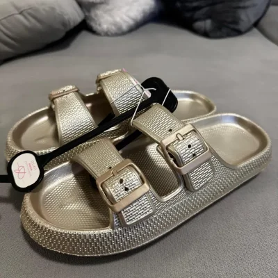 Chanclas doradas