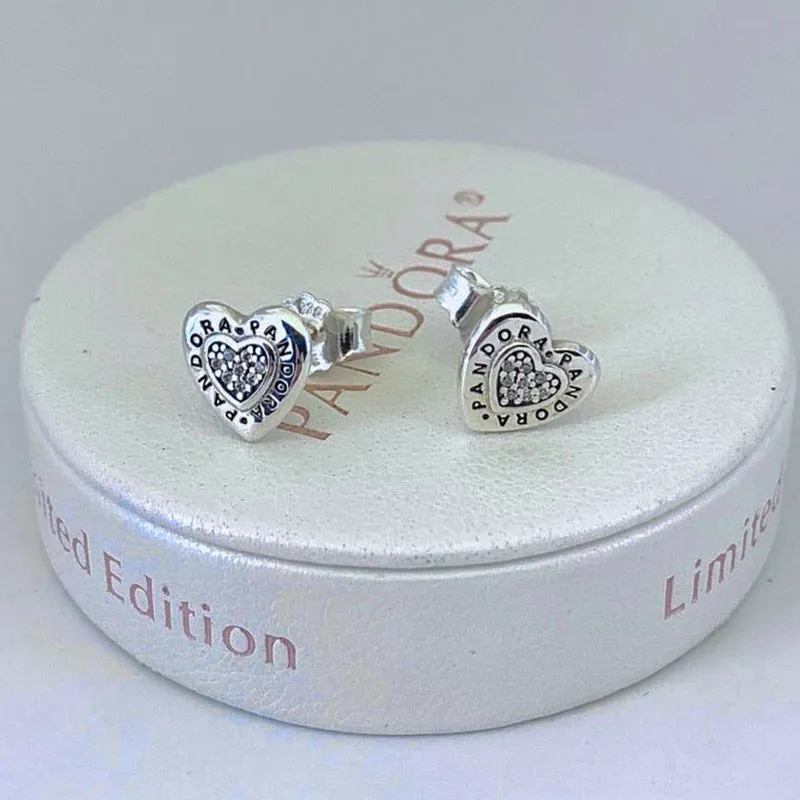 Aretes Pandora corazón clásico