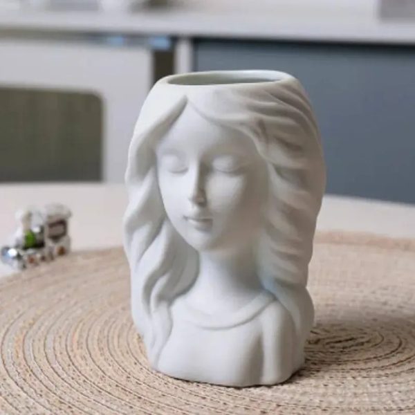 Maceta de yeso "Chica Meditativa"