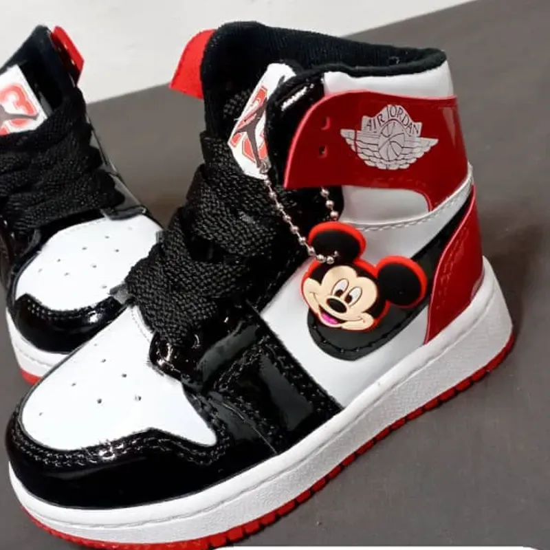 BOTICAS NIKE JORDAN ROJO Y NEGRO MICKEY
