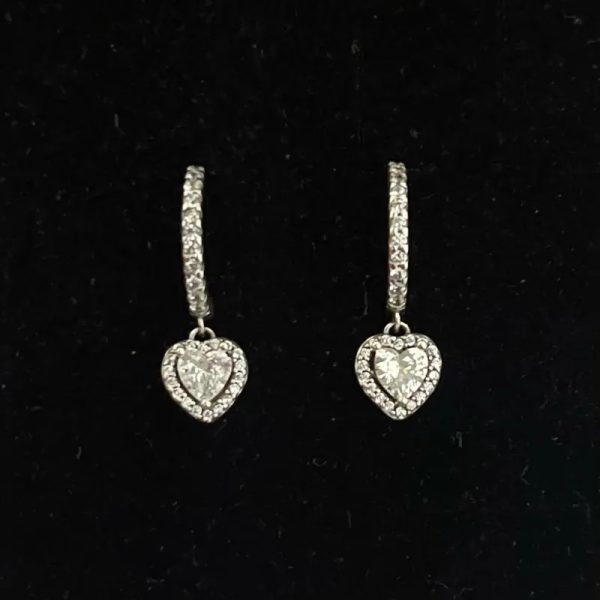 Argollas corazón colgante blanco