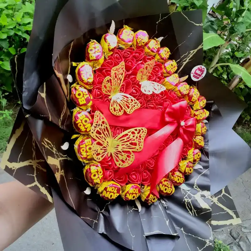 Mega ramo de rosas y bombones