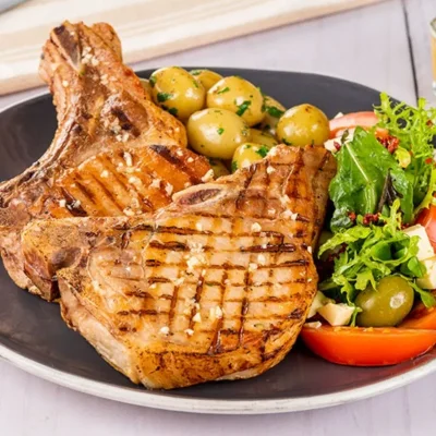 Chuleta de cerdo con mojo criollo