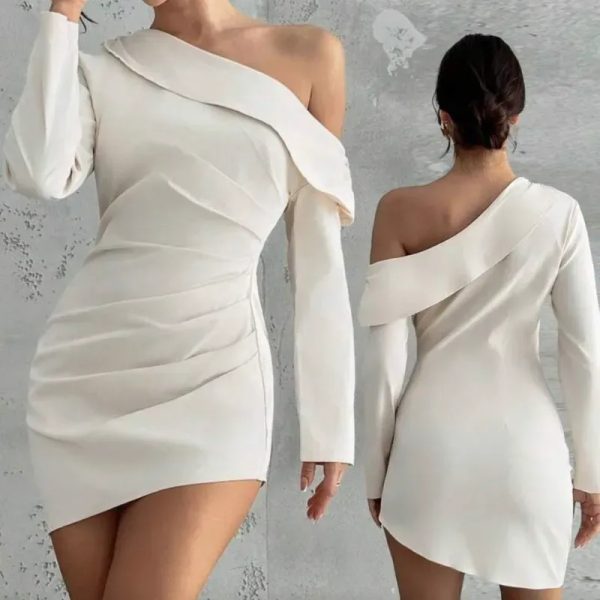 Vestido Beige Mangas Largas Bajo Asimetrico