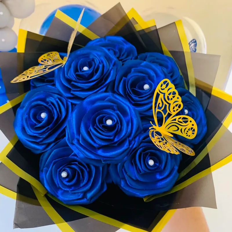 Ramo de rosas eternas azul