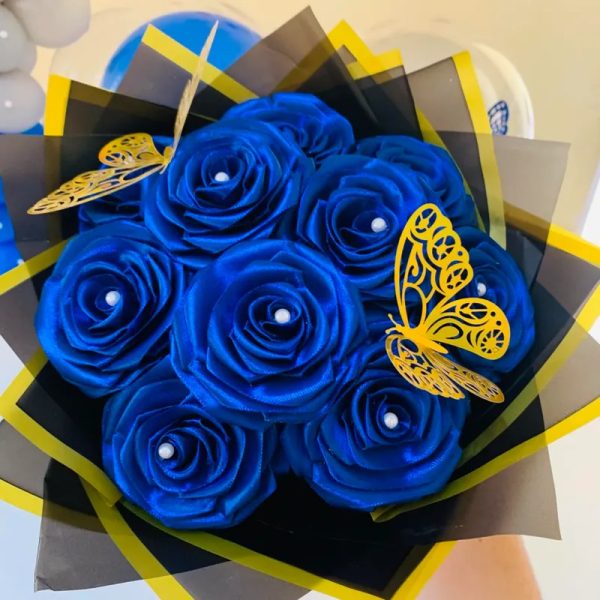 Ramo de rosas eternas azul