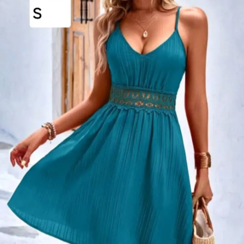 Vestido azul con encaje