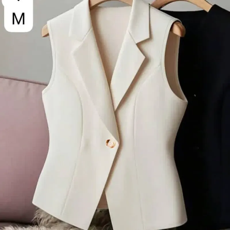 Blazer Cream Cropped – Elegancia minimalista con corte ejecutivo y presencia visual