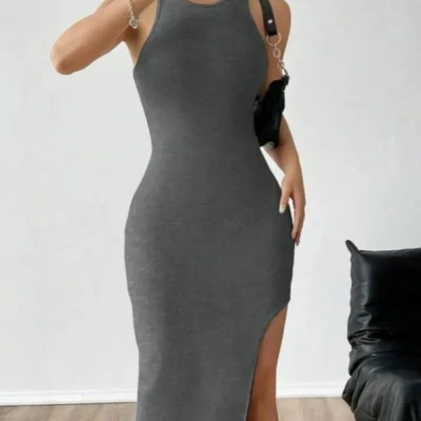 Vestido con apertura en la pierna color gris