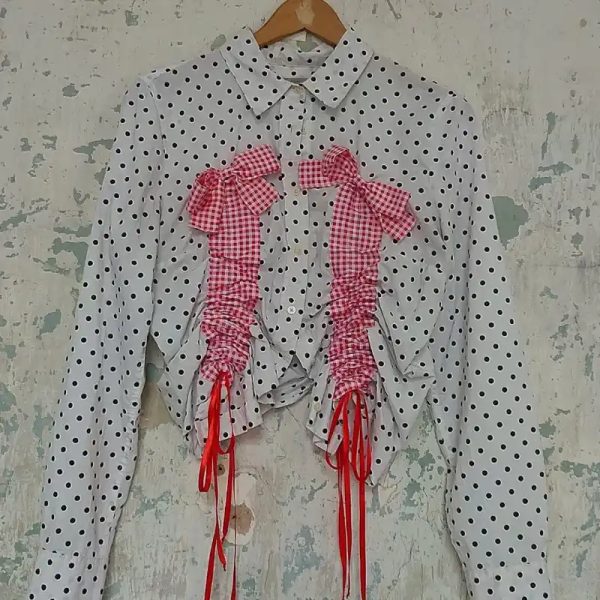 Blusa con lazos