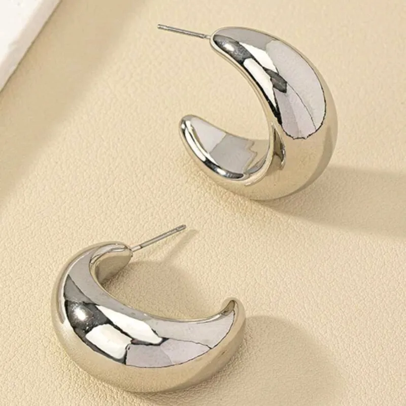 Aretes media luna