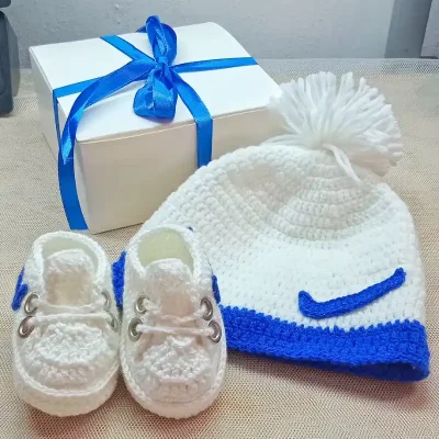Conjunto gorro y zapatos