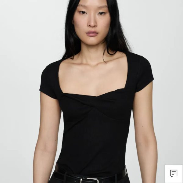 Blusa negra mango