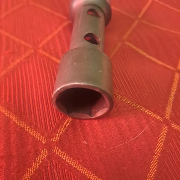 LLAVE PARA BUJIAS