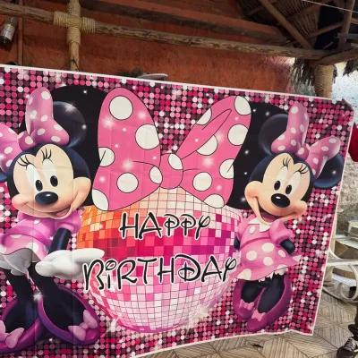 Telón grande de Minnie Mouse rosada