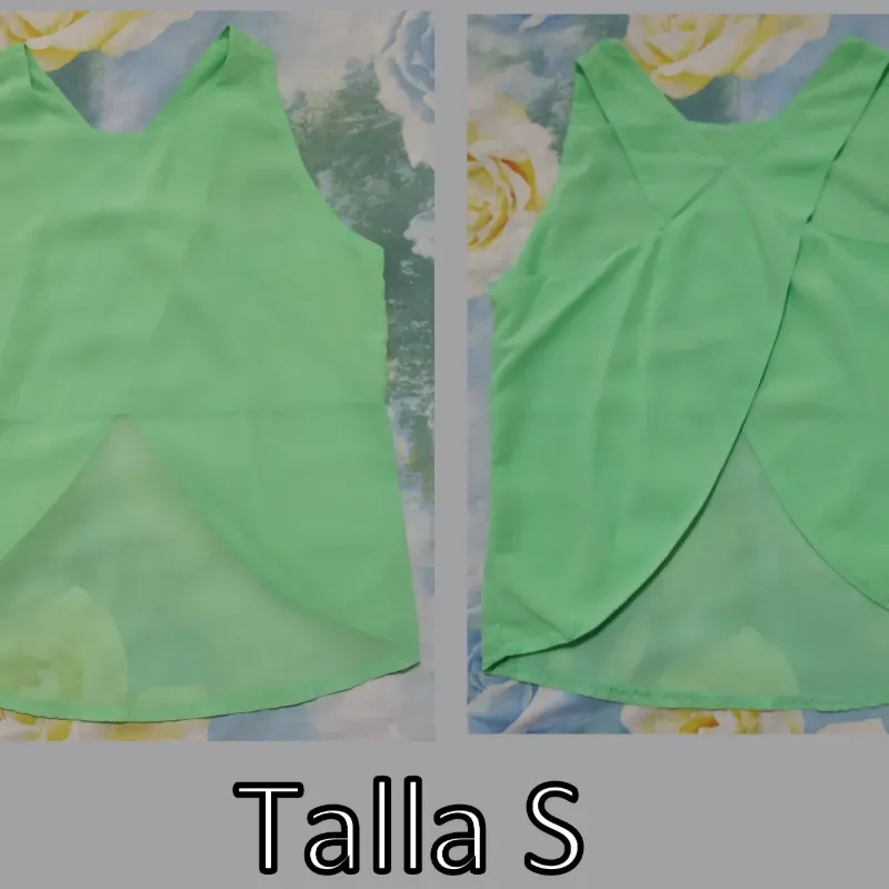 Blusa verde cruzada.