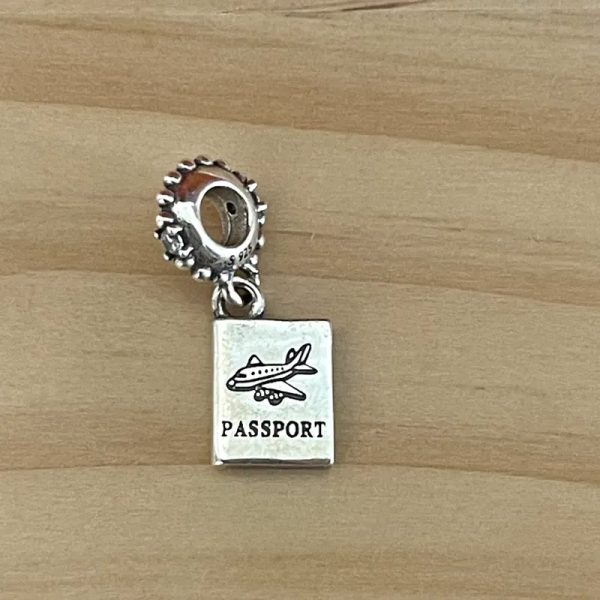 Charm Pasaporte