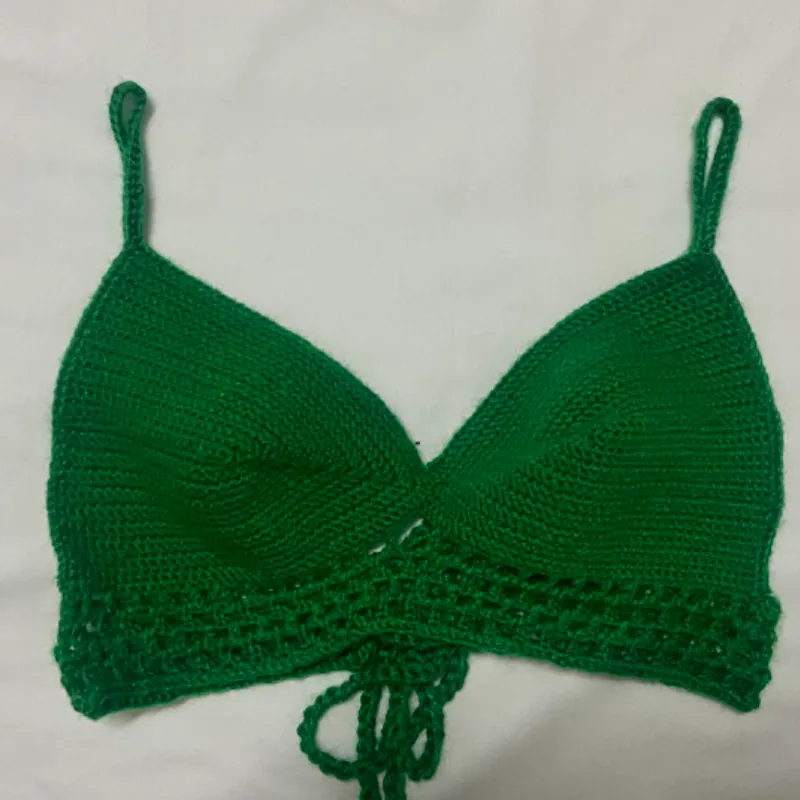 Top de copas viradas con punto bajo