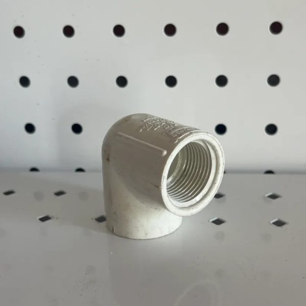 Codo PVC Roscado 3/4
