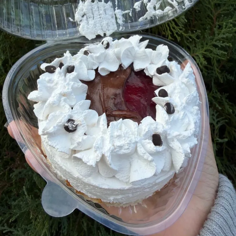 Minitarta de frambuesa, nutella y nata