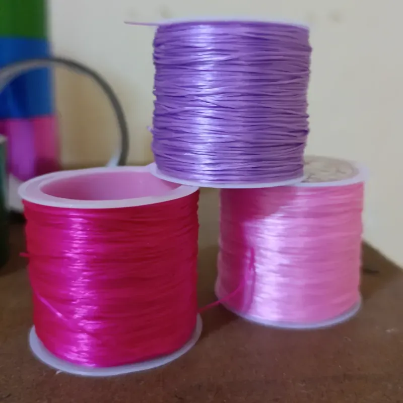 Hilo elástico de colores