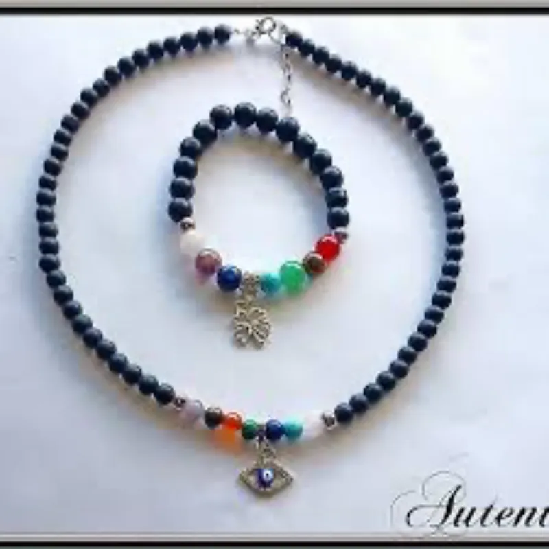 Juego de collar  gargantilla y pulso de onix opacos con piedras 7 chacras y amuletos