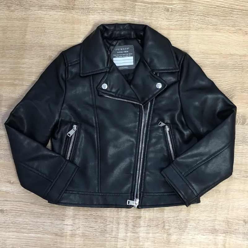 Chaqueta de cuero sintético negro