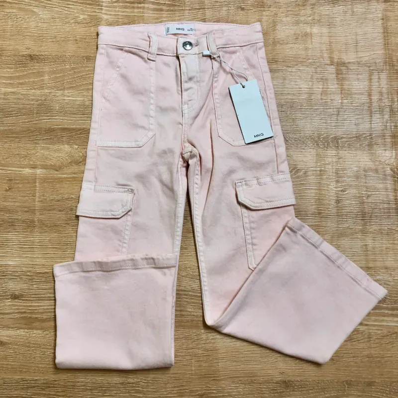 Pantalón Mango con bolsillos a los lados color rosado