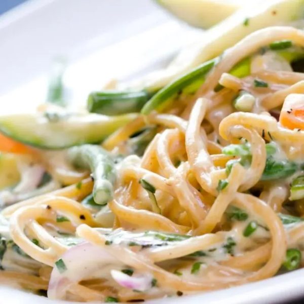 Espaguetis c/ Cebolla y Queso Blanco