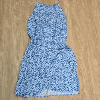 Vestido azul con lazo delantero