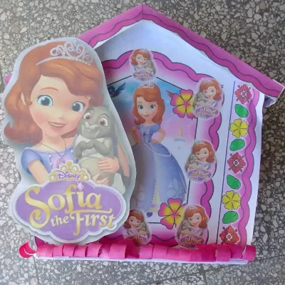 Piñata casita Sofia