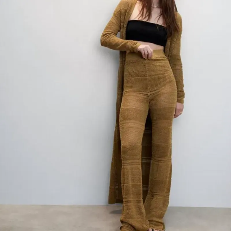 Pantaloneta tejida carmelita