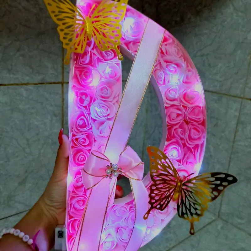 Letras de rosas en foami con luces 