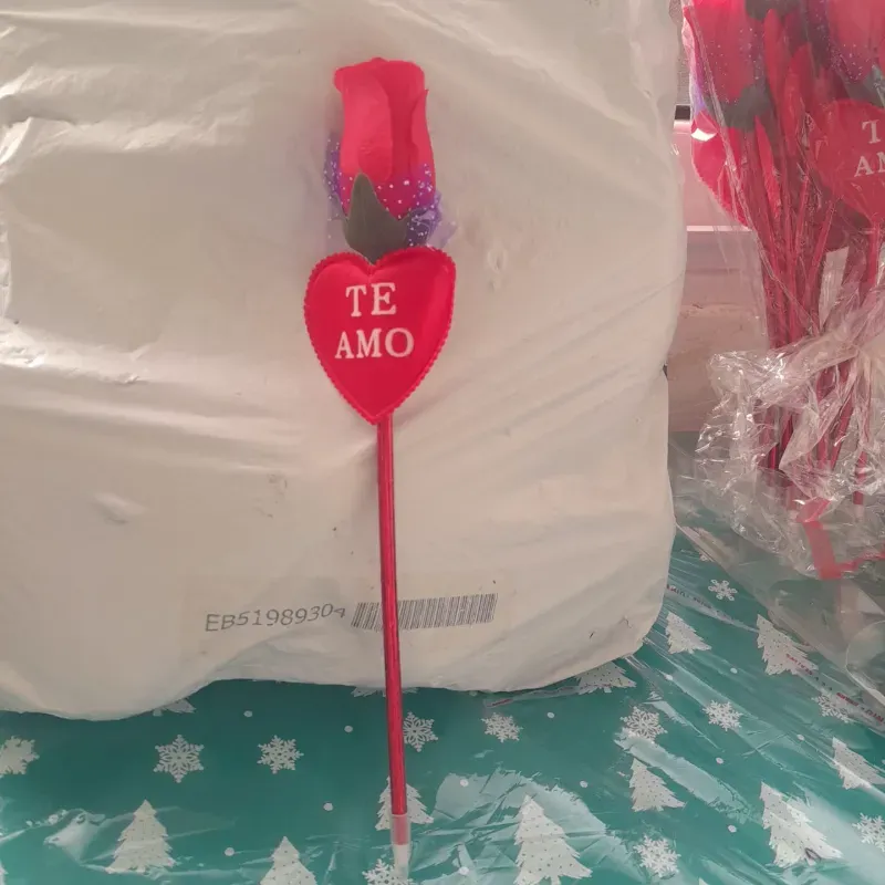 Bolígrafo flor corazón