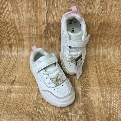 Zapatos blancos con lazo